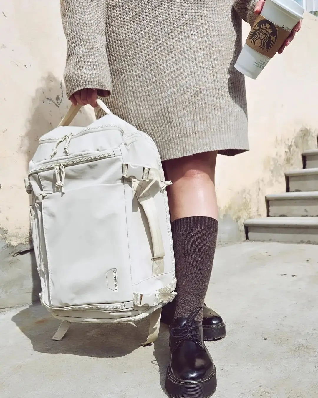 Vacuum Compression Travel Backpack 28-38L with USB