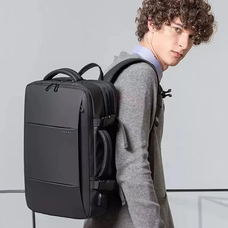 Expandable Travel Backpack 17.3" with USB Port